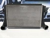 Радиатор интеркуллера радіатор інтеркуллера Passat B6 2.0 BKP