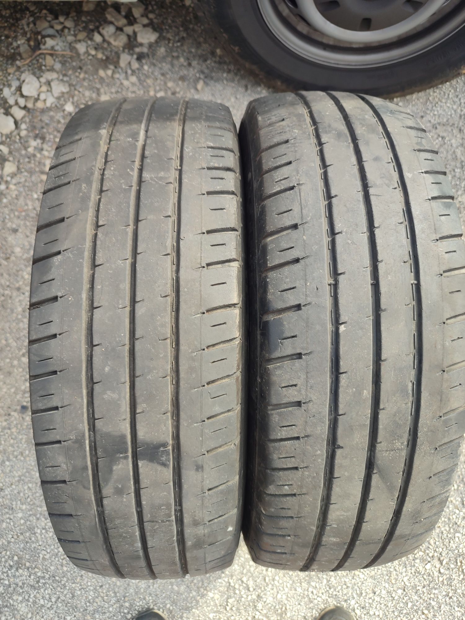 Dwie opony Apollo Altrust 195/70/15C 104/102R