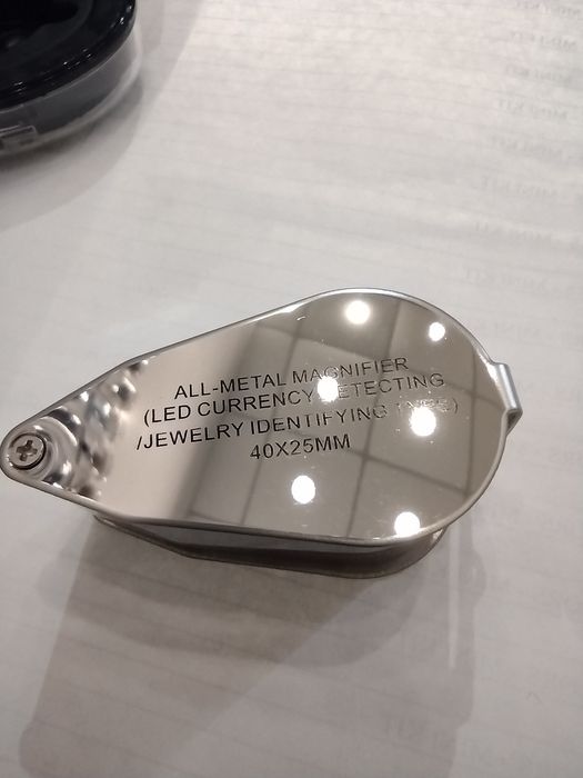 Лупа ювелирная с подсветкой. Оригинал. Недорого.