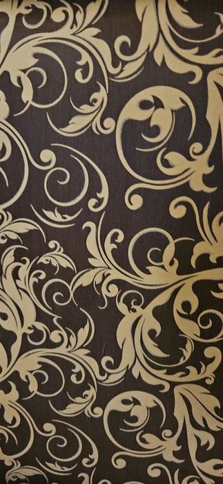 Stylowe łóżko ze stelażem i materacem.