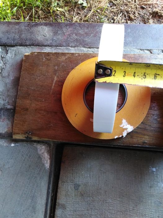 Двустороняя клейкая лента