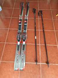 Vendo skis usados com os bastões do tamanho respectivo
