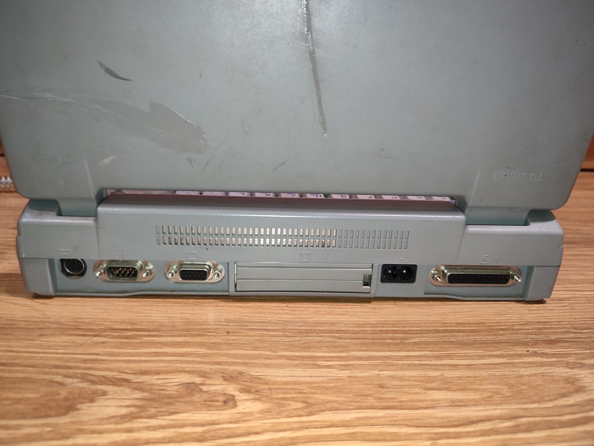 Розбірка Ретро ноутбука Toshiba Satellite T2130CS