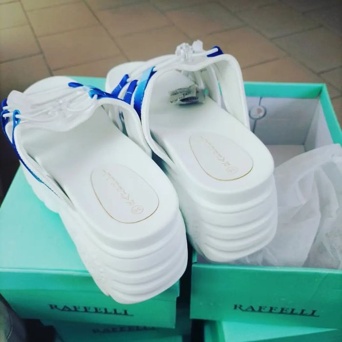 Шлепки жіночі на платформе.