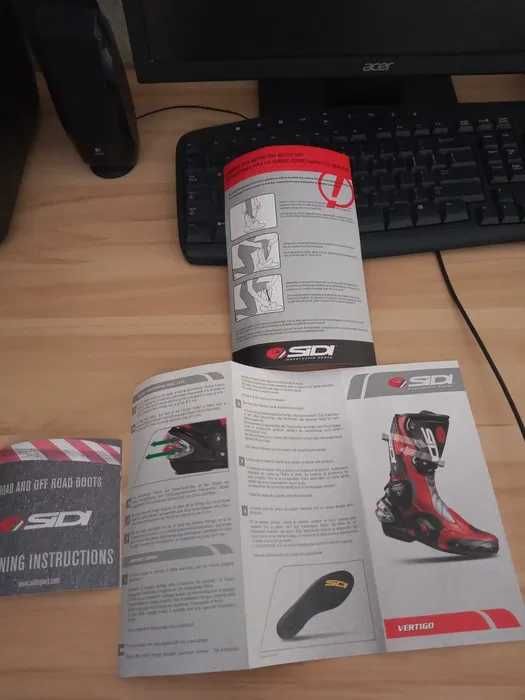 SIDI VERTIGO- obuwie sportowe motobike SIDI VERTIGO, czarno-czerwone