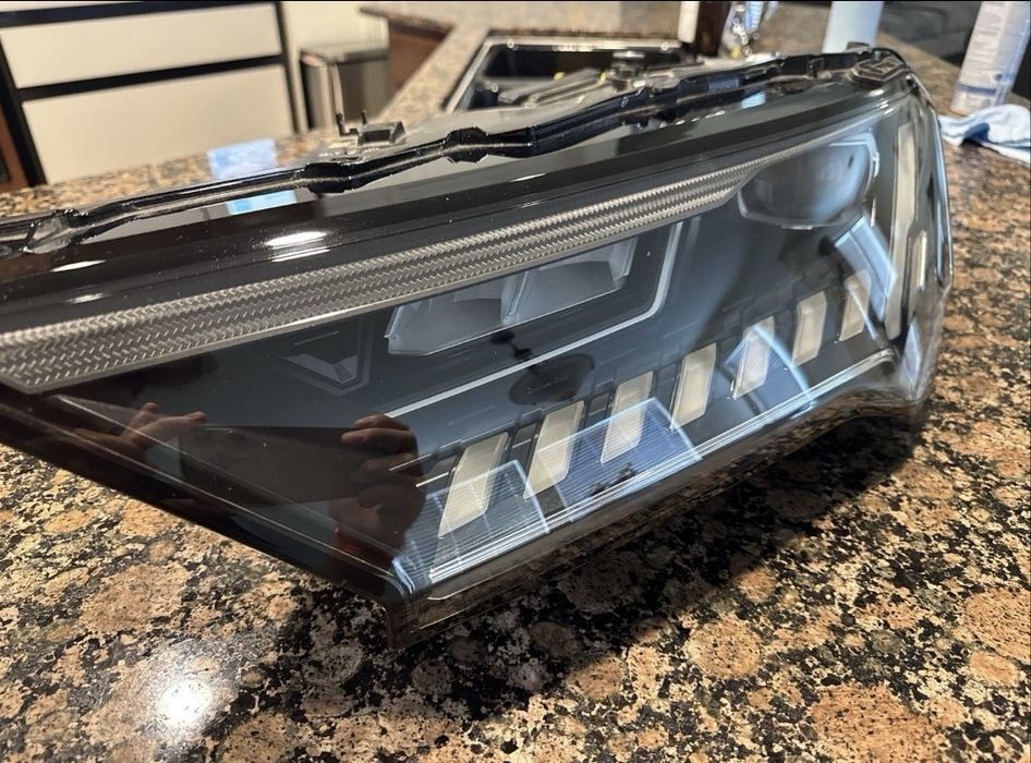 Фара Audi Q7 SQ7 2020 2021 2022 Matrix LED ліва левая оптика