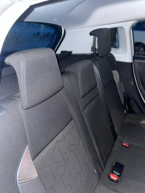 Carro Peugeot 2008