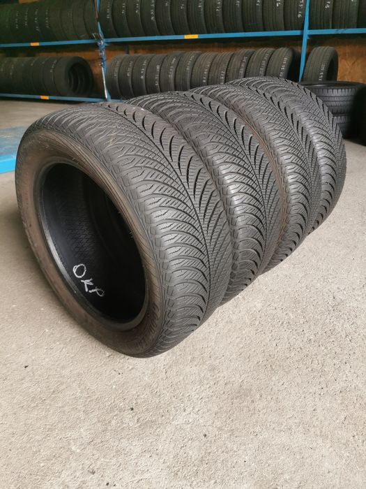 Komplet opon 215/55R17 94V Goodyear Vector4Seasons Gen-2 #