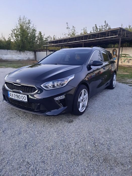 Продам KIA CEED 2019 год