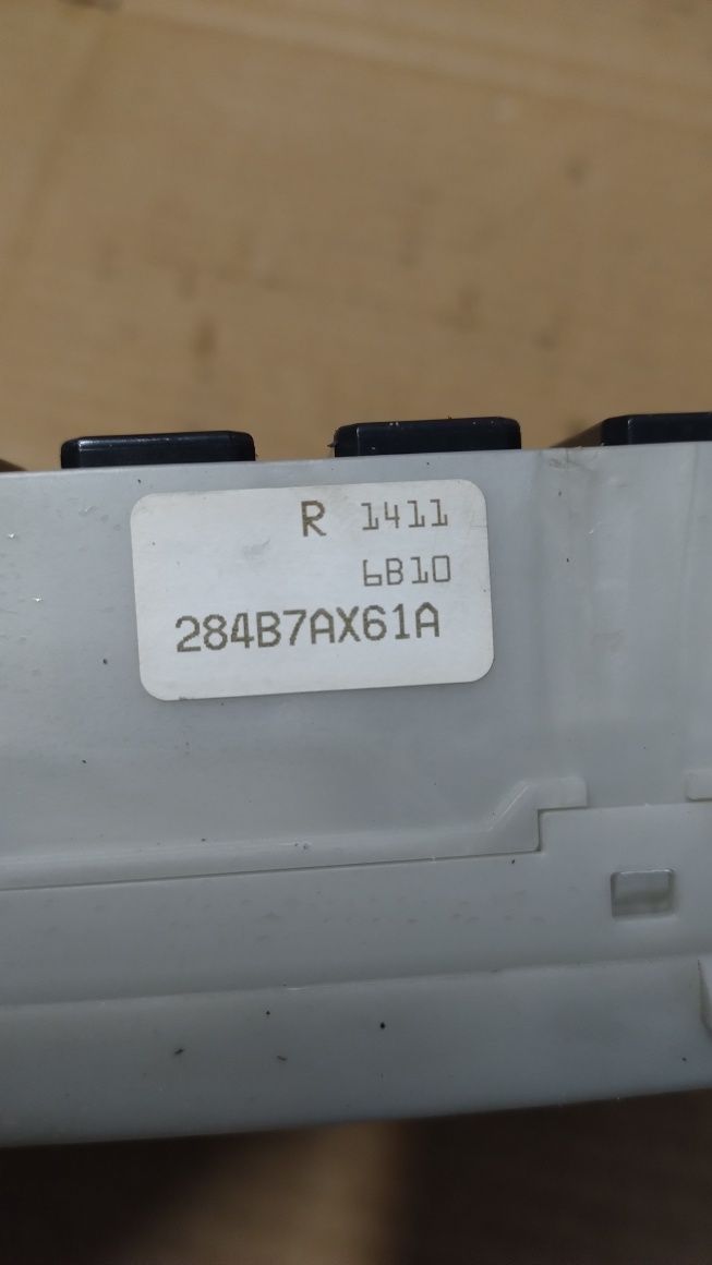 Skrzynka bezpieczników BSI Nissan Note E11 1.6 benzyna