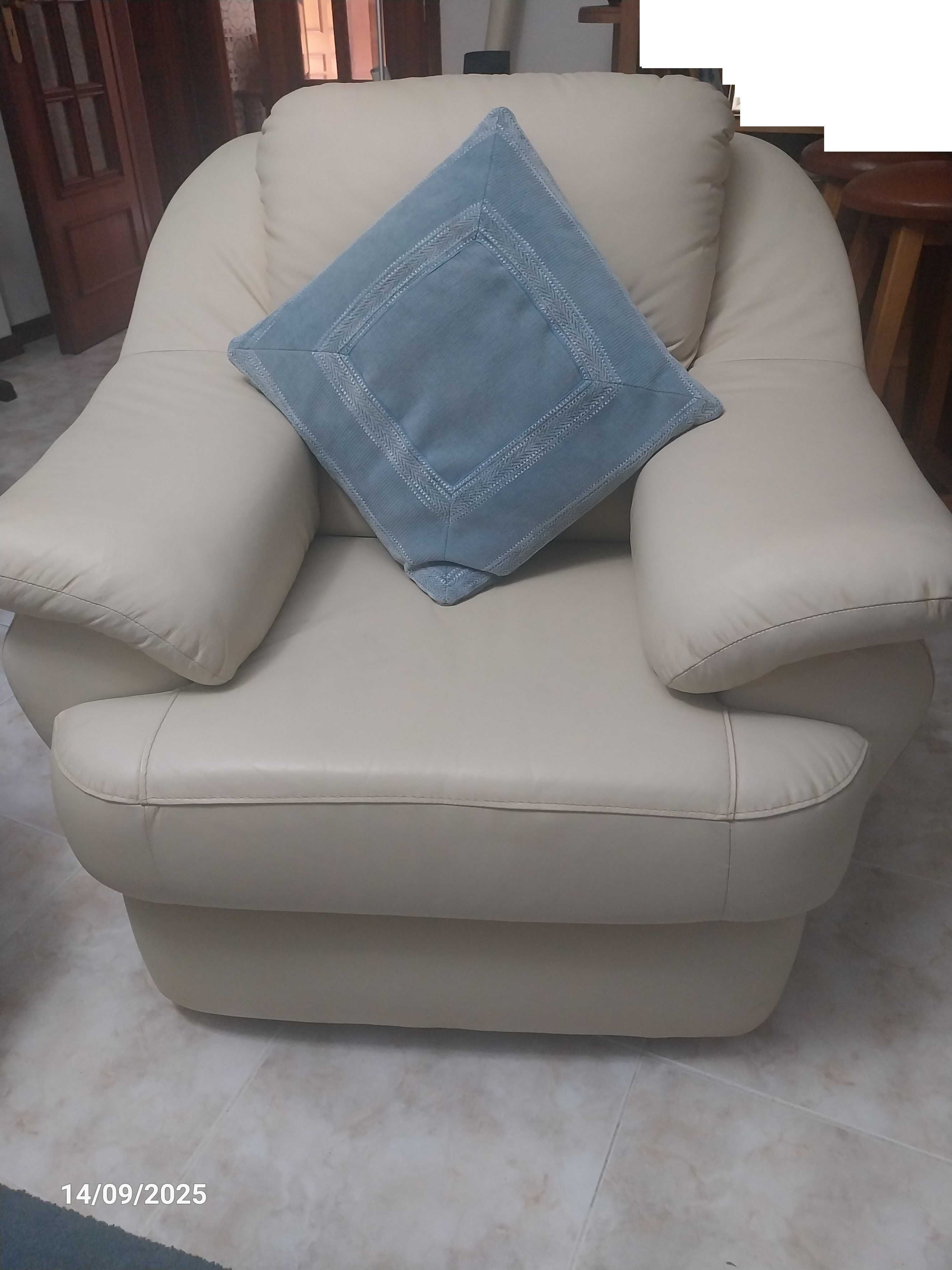 Sofá com chaise longue