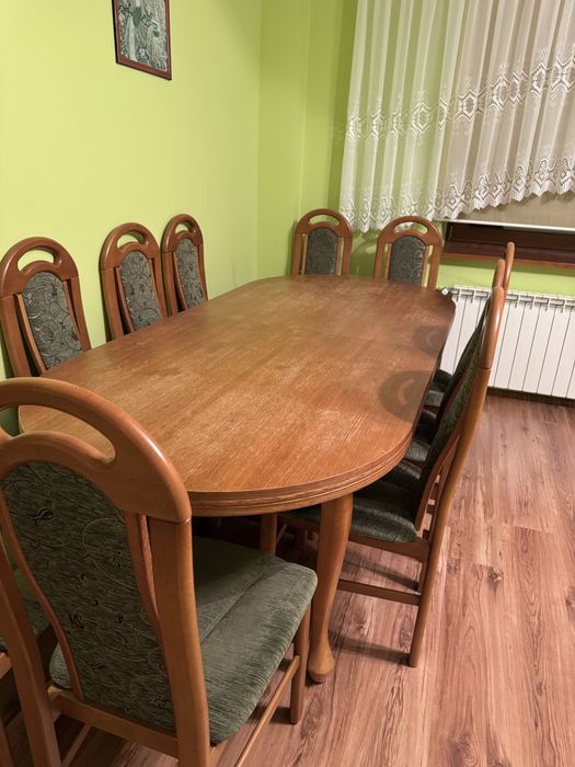 Stół i 10 krzeseł tapicerowanych Gratis 2 obrusy