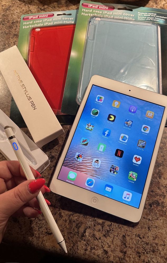 Tablet iPad Apple + nowy rysik + nowe etui - cały zestaw