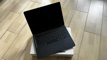 Laptop Macbook Air 13 cali M2 jak nowy 33 cykle