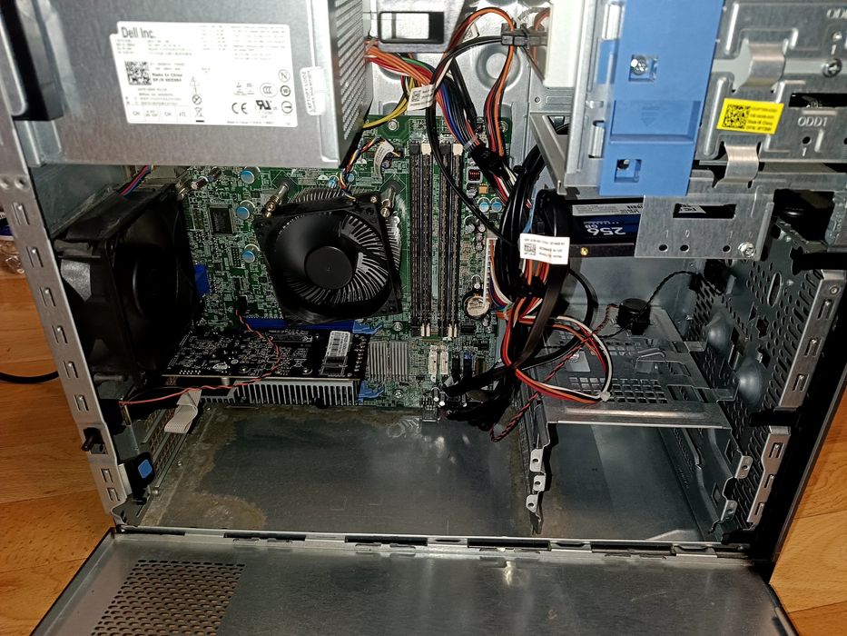 Системний блок dell 790 i3/8/ssd240/r5 220