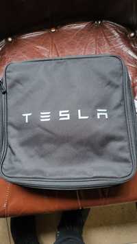 Зарядний пристрій, зарядка Tesla