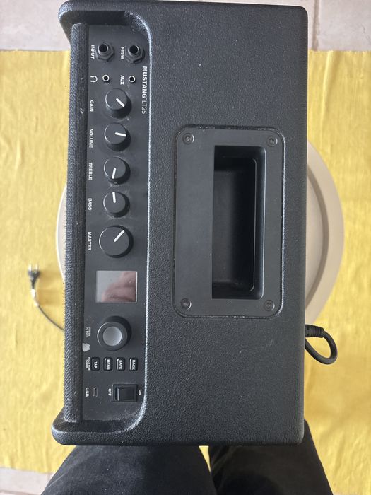 Amplificador para guitarra fender mustang Lt25