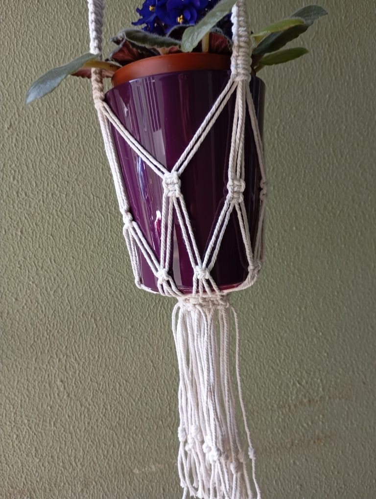 Suporte para vasos em macramé feito à mão