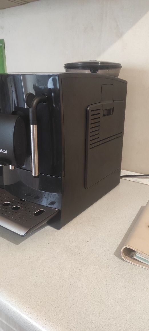 Кавомашина Bosch TES 50129RW
