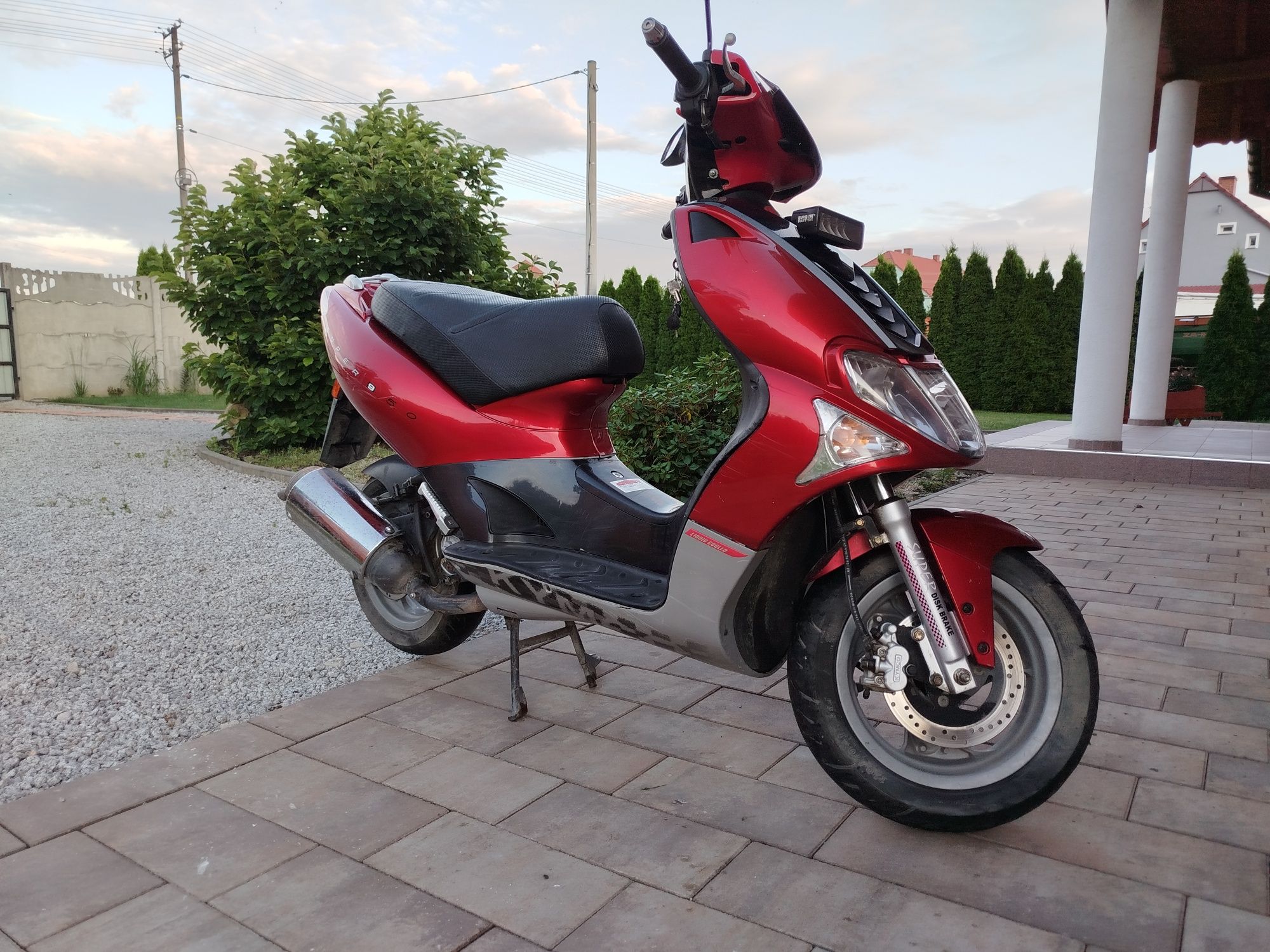 Skuter Kymco Super 9