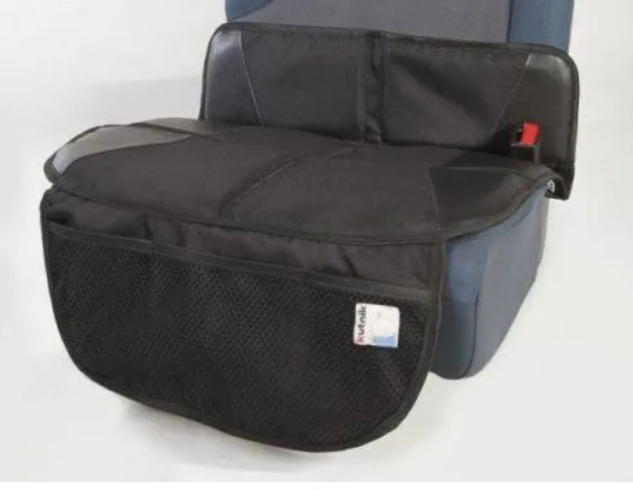 Mata ochronna na siedzenie samochodowe pod fotelik samochodowy