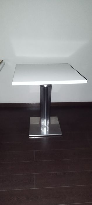 Mesa  em acrilico e inox