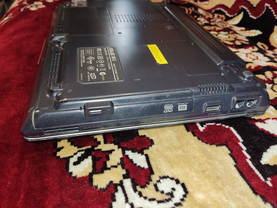 Ноутбук ASUS  W7J