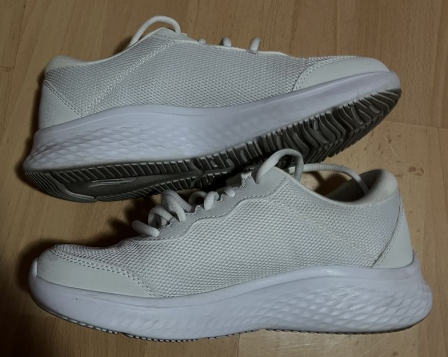 Vendo Tennis De Mulher Skechers.