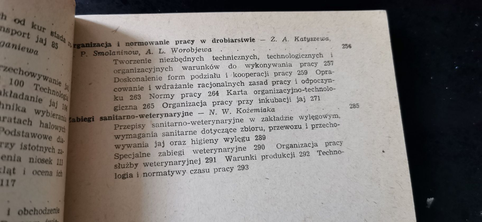 Produkcja jaj na zasadach przemysłowych Kury 
Praca Zbiorowa red N.J.S