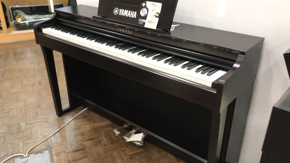 Piano Yamaha CLP-625R