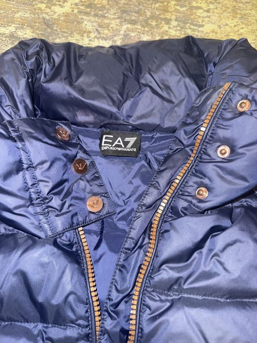 Жіноча куртки Emporio Armani EA7
