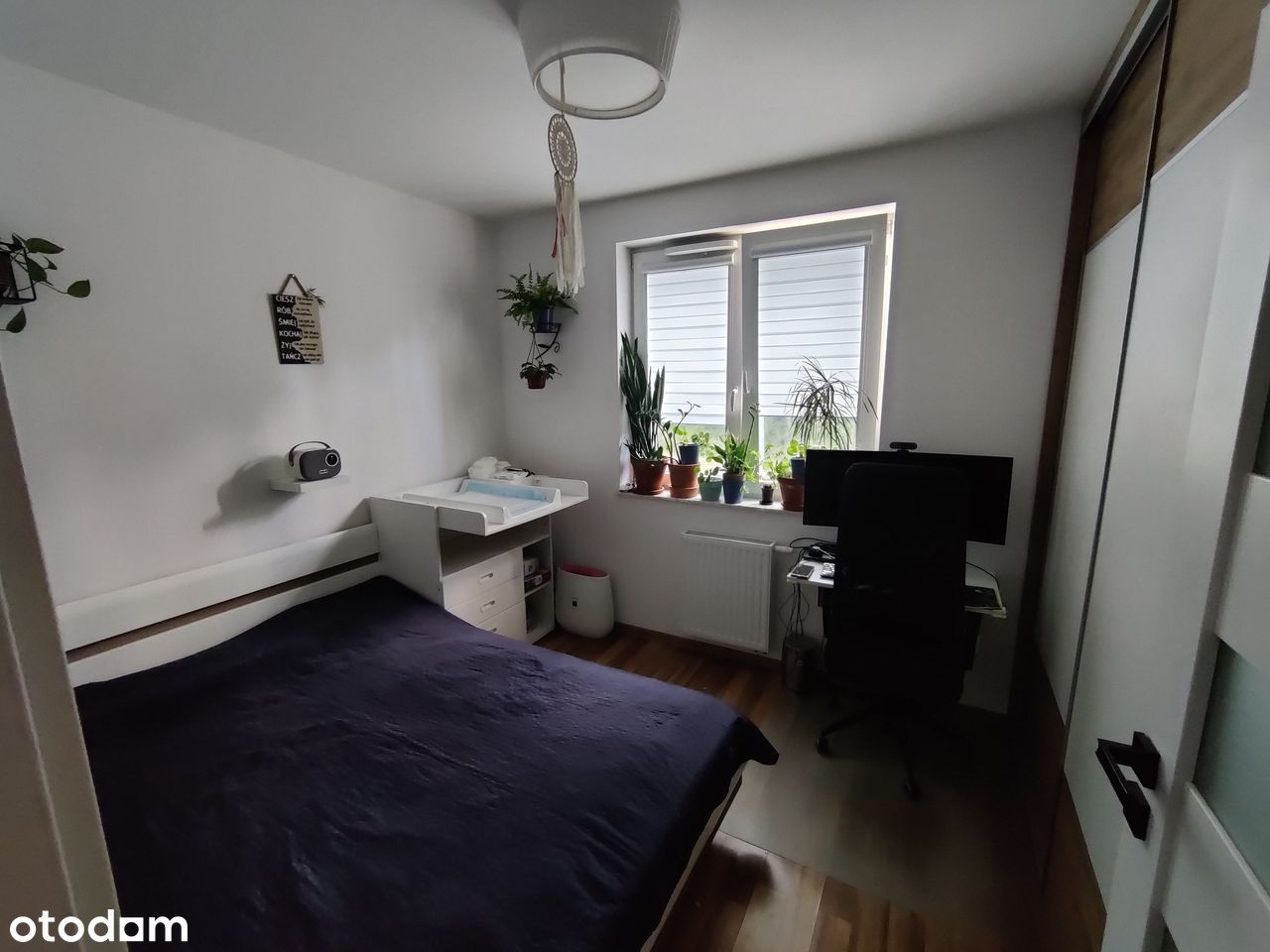 3 pokoje, 2 miejsca postojowe, klimatyzacja, 650m do SKM