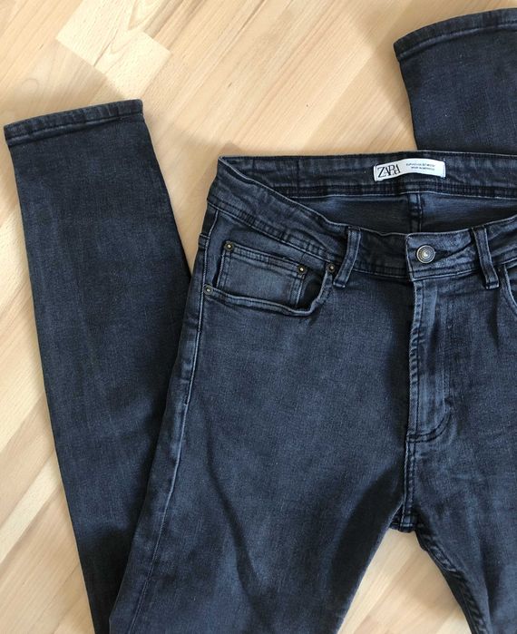 Jeansowe spodnie skinny grafitowe, czarne ZARA