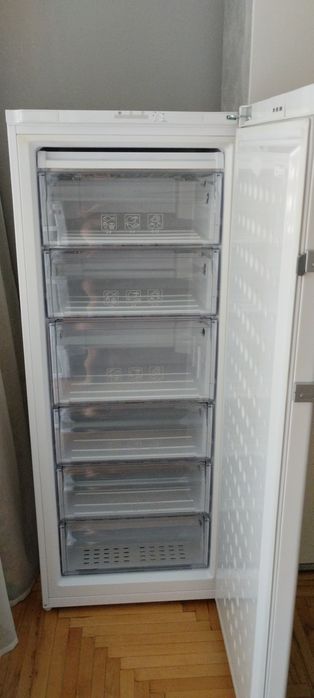 Морозильна камера Beko