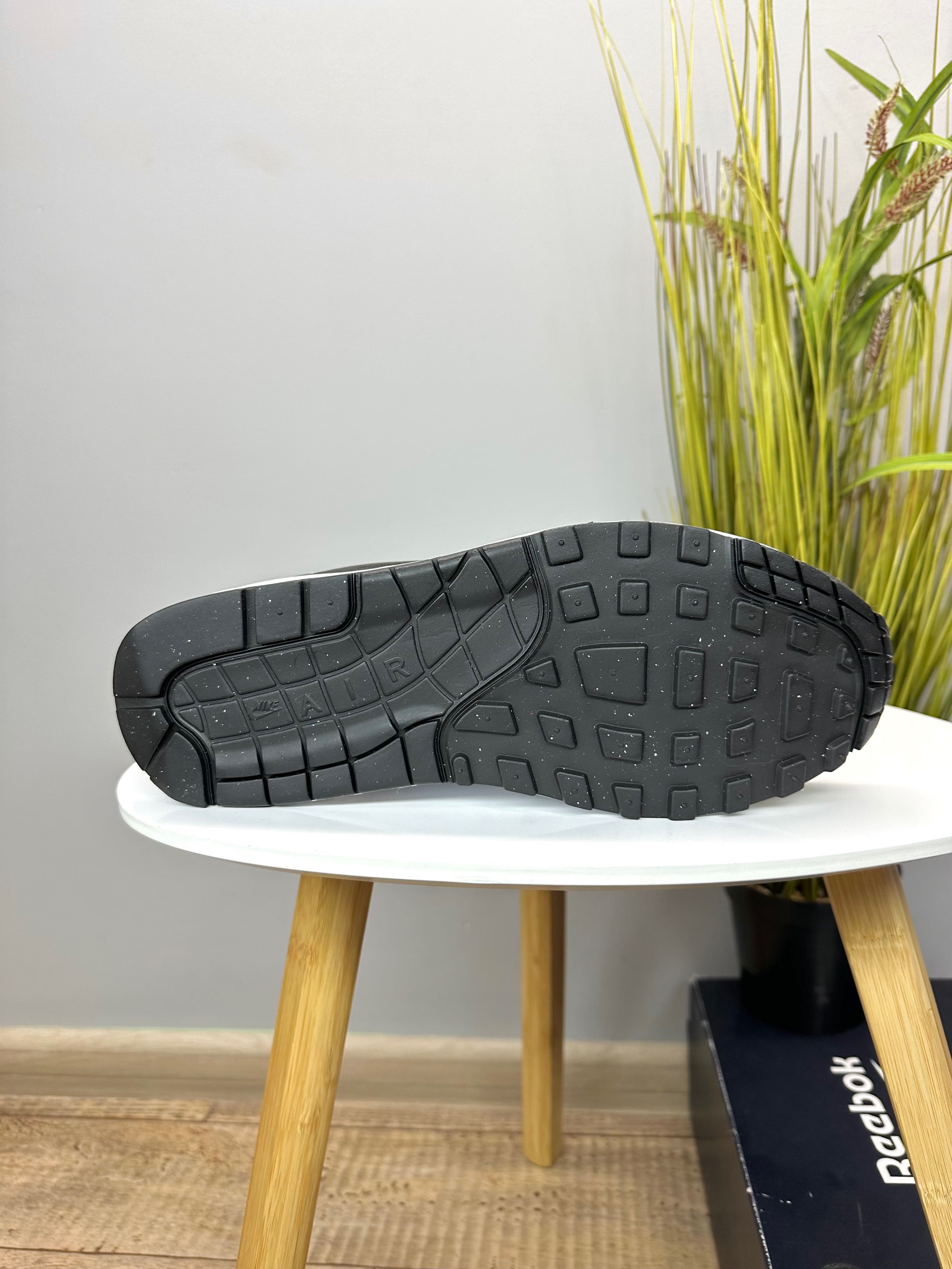 Нові ! Оригінальні кросівки Nike Air Max 1 ( FD9082 107 )