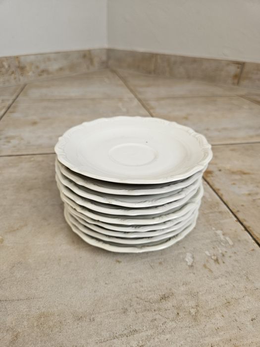 Zestaw talerzyków Wałbrzych - polska porcelana - 9 sztuk