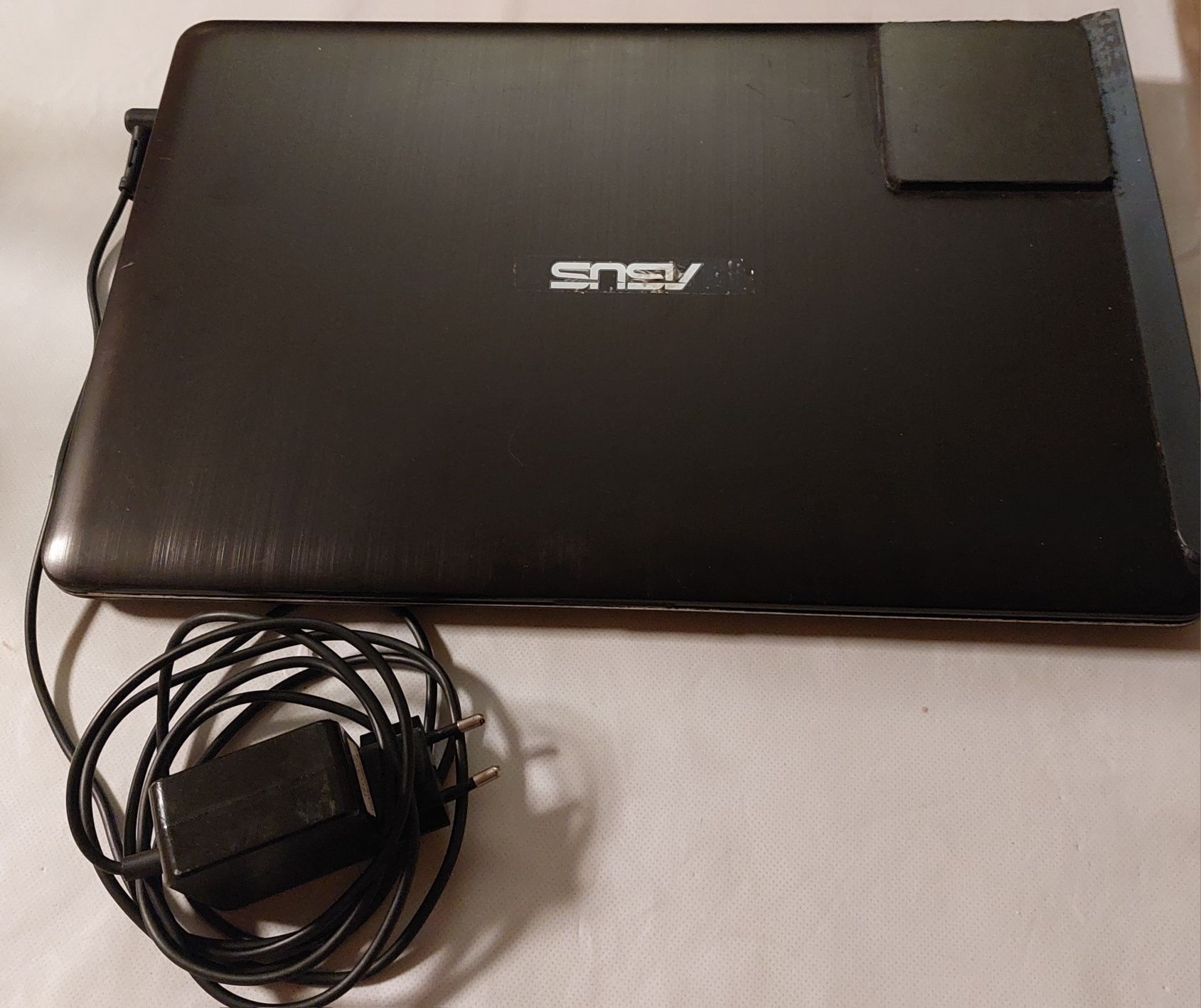 Portátil Asus X540SA - usado