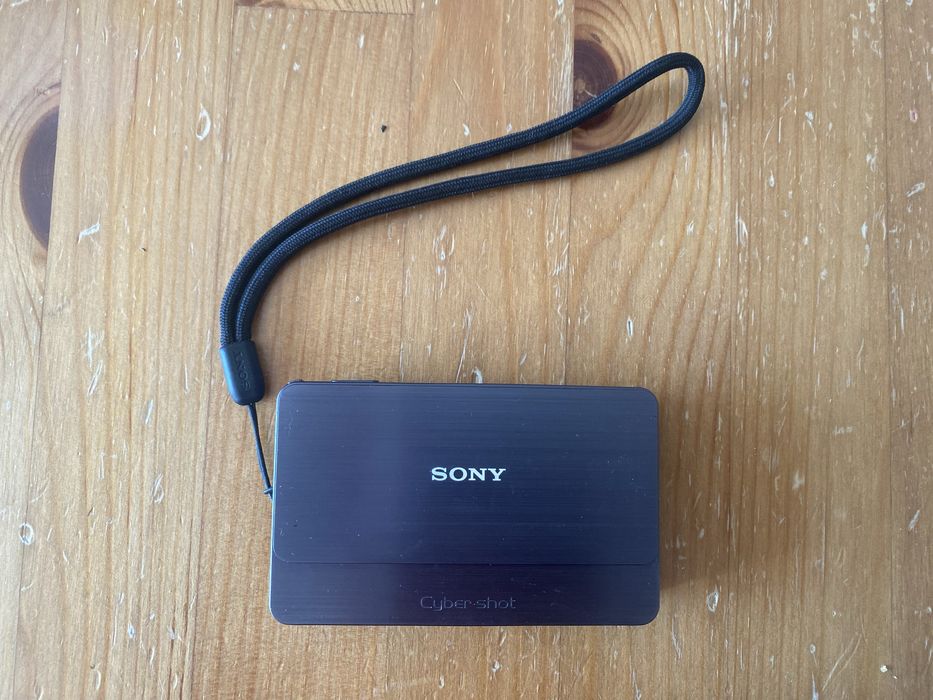 Sony Cyber-shot DSC-T700 — 10.1MP, ecrã tátil 3,5”,4GB memória interna
