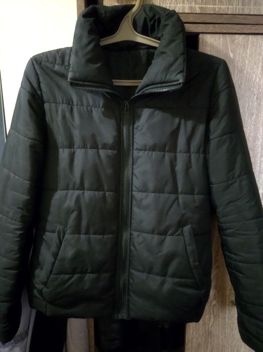 Продам куртки осеннюю и зимние