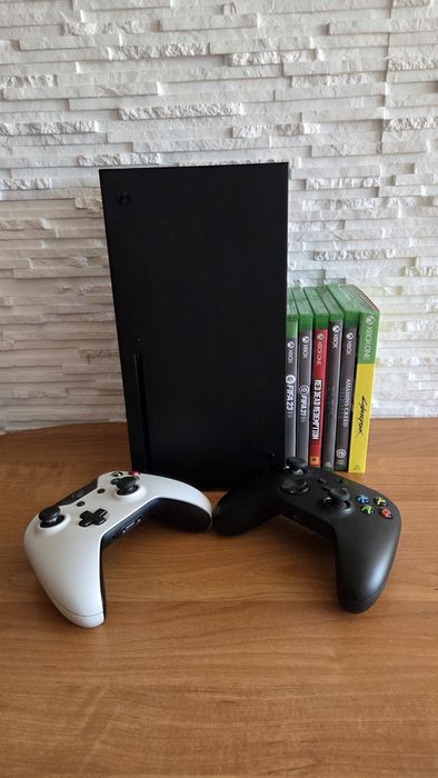 Konsola Xbox Series X dysk 1TB + 2 PADY + GRY GRATIS