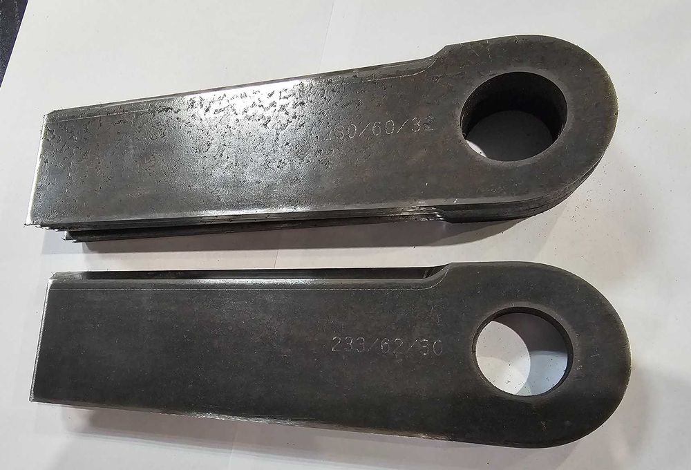 Nóż przystawki do kukurydzy 233x60x6 otwór 30mm cały z Hardox