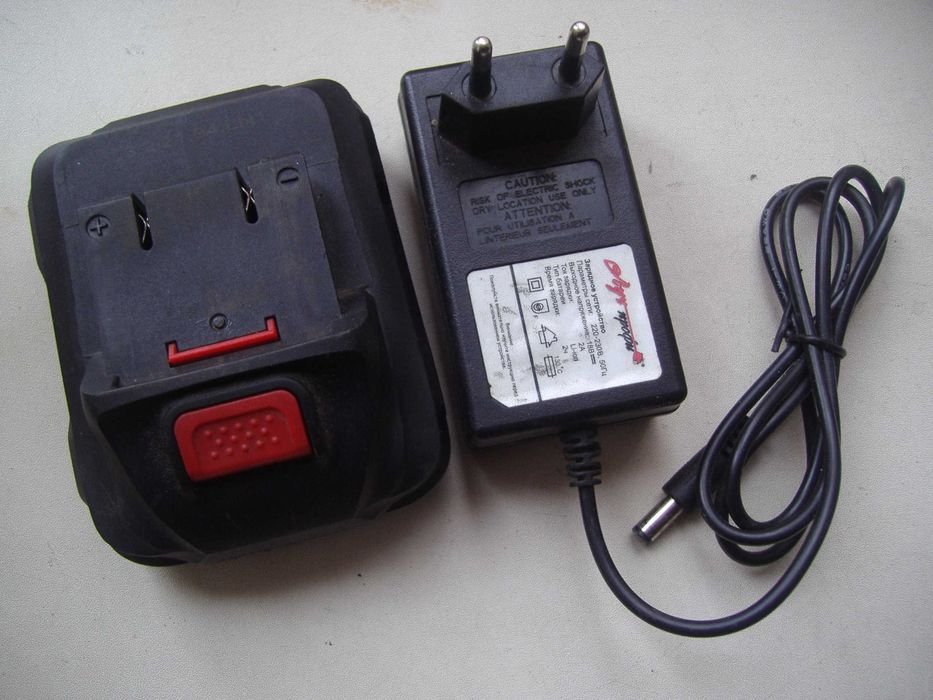 Аккумулятор Li-ion 18v-20v и под него зарядное устройство 18v-21v