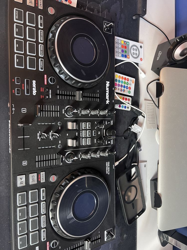 Kontroler Numark Mixtrack Platinum FX