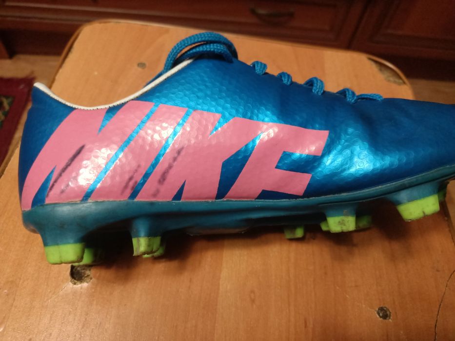 Продам бутси NIKE  р. 40,  р. 38