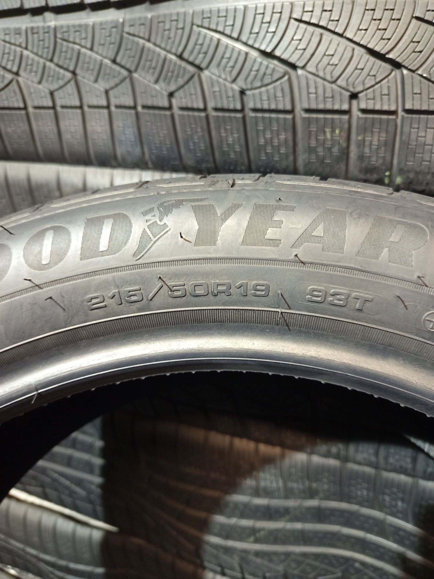 215/50R19 GoodYear EfficientGrip Performance