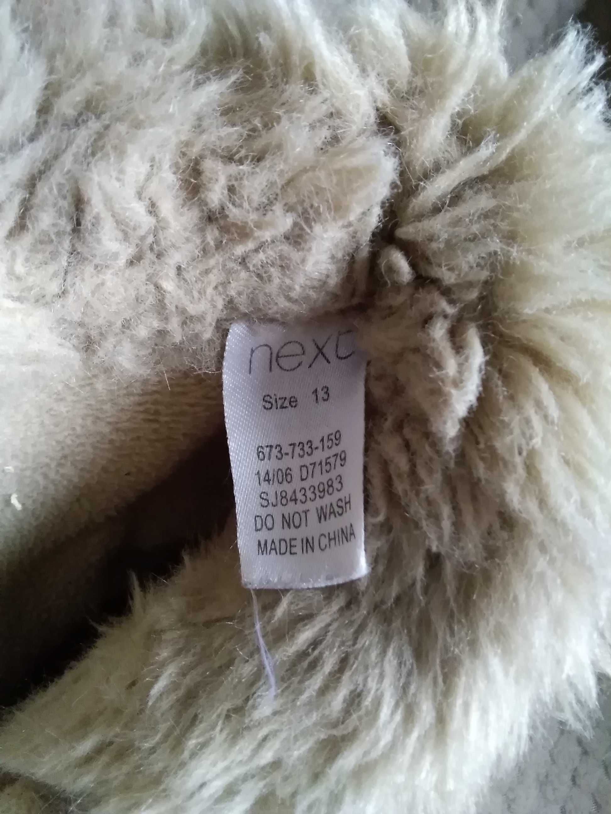 Śliczne buty Emu z futerkiem marki Next, mukluki, saszki