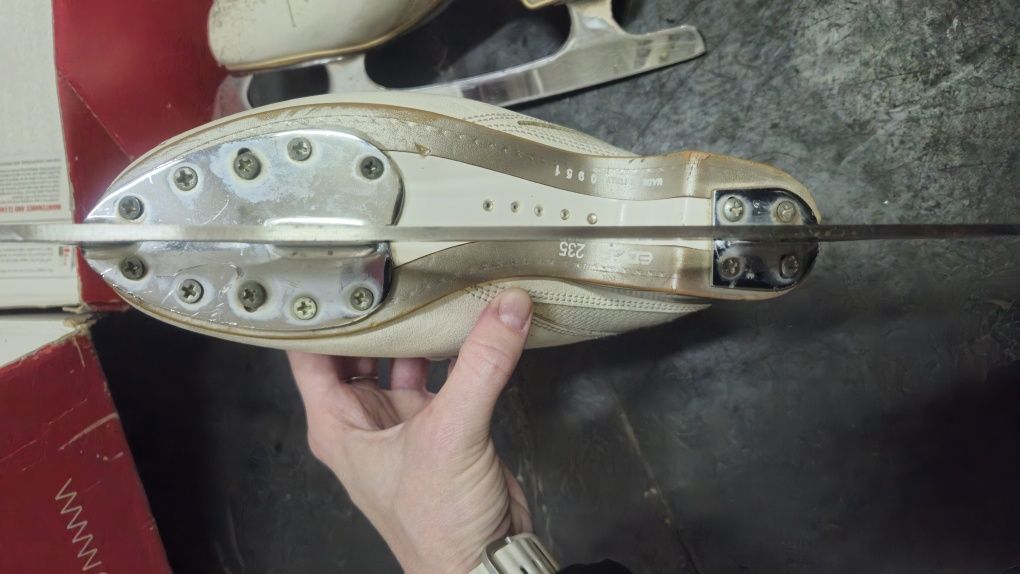 Коньки Edea ice fly 23.5 ,леза WILSON Gold Seal