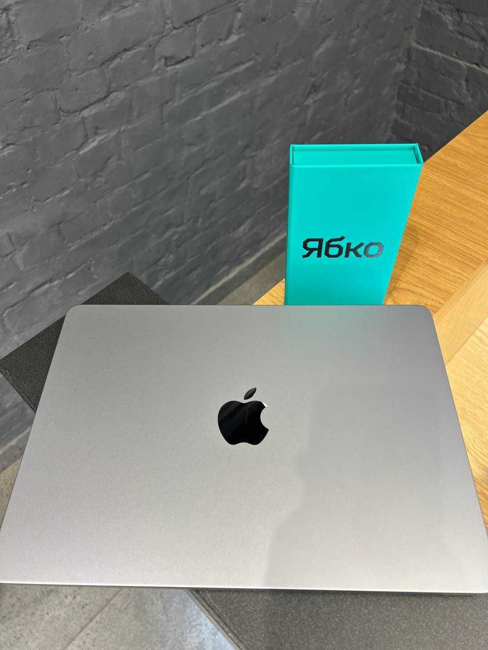 Б/у MacBook Air 13 Space Gray 512GB 16GB RAM Apple M3 (MXCR3) "Ябко"