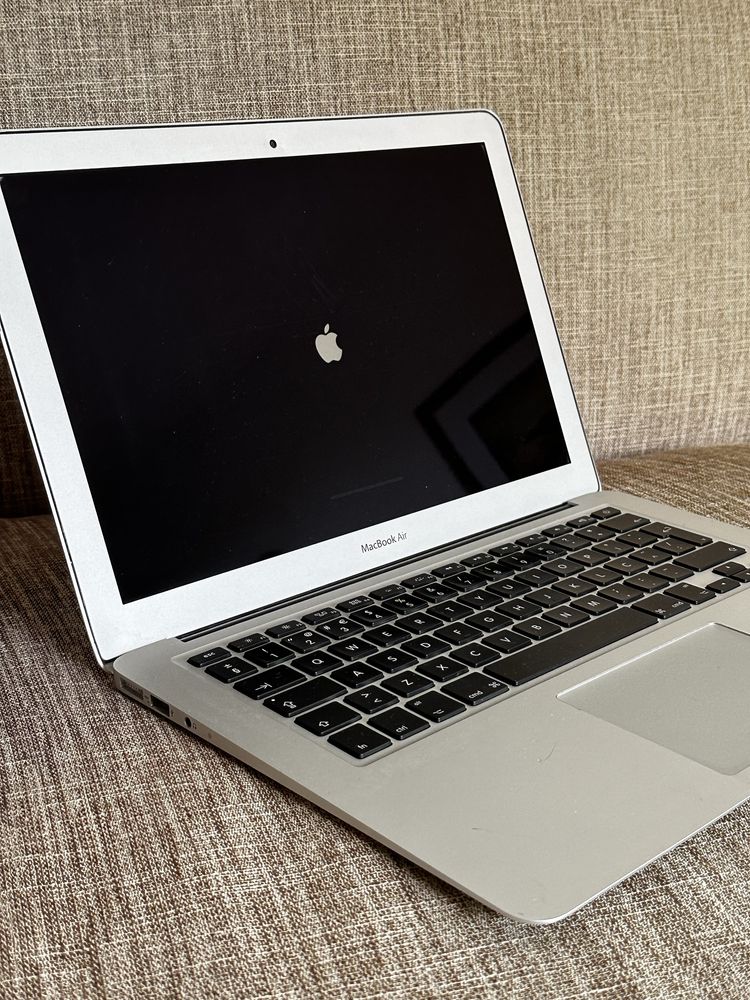 Macbook Air 13 Intel Core i5 - OS X Sequoia