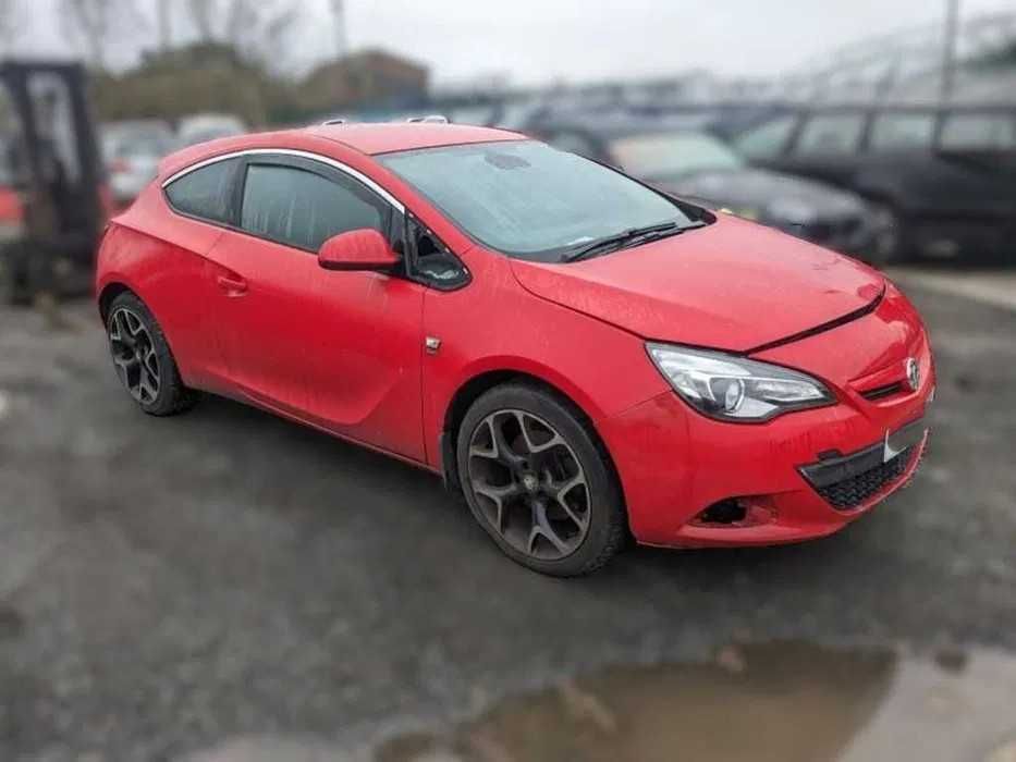 Opel Astra GTC 1.7cdti (2013) Para peças